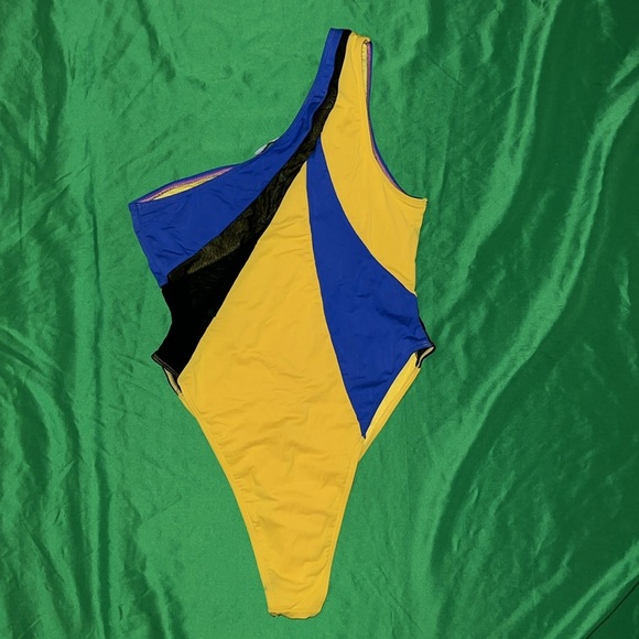 Colorblock One-Shoulder Swimsuit size Medium - Picture 2 of 5